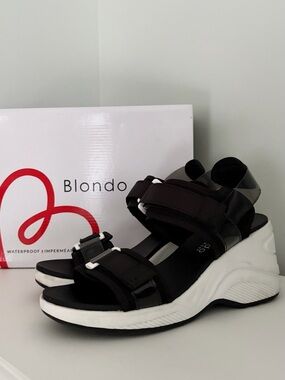 Blondo Black and White Platform Sandal size 8